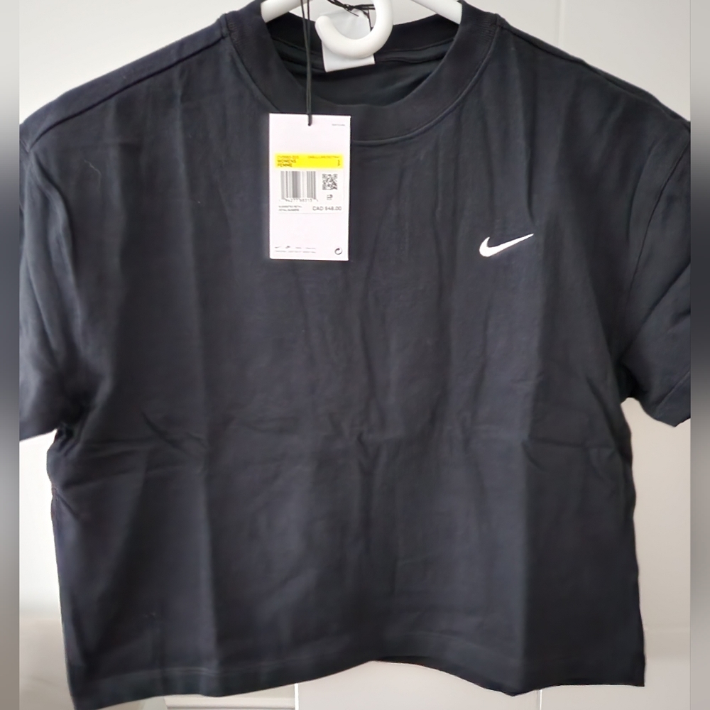 Brand New Nike Crop T-Shirt